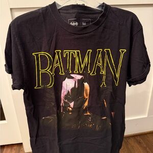 Batman Short Sleeve Tee - Black and Yellow Size M never worn